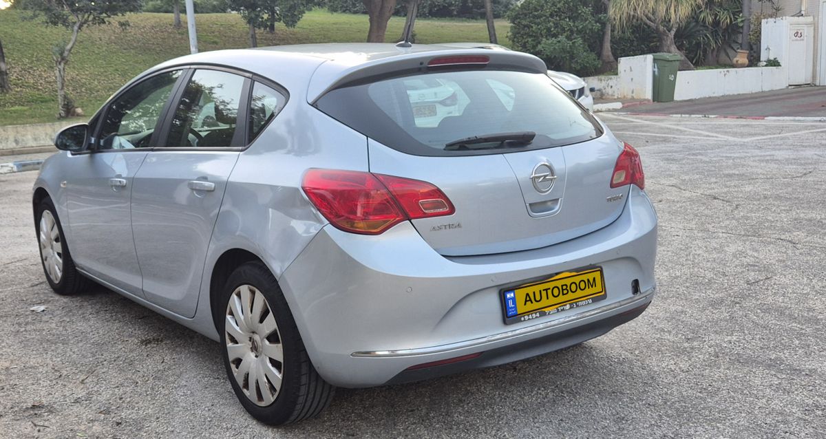 Opel Astra 2nd hand, 2014, private