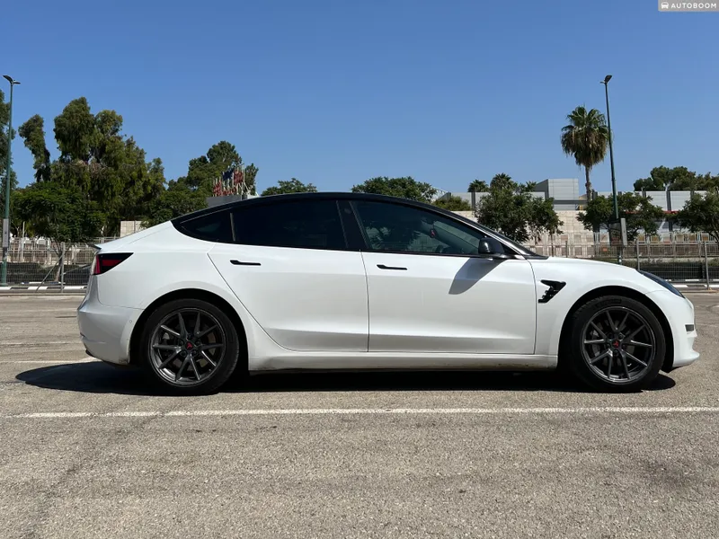 Tesla Model 3 2nd hand, 2021, private