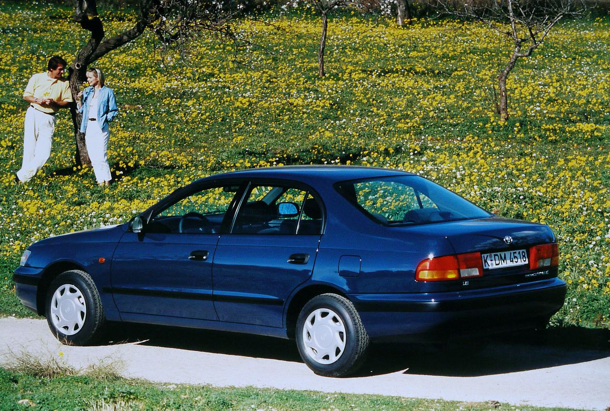 טויוטה קרינה E 1992. מרכב, צורה. סדאן, 1 דור