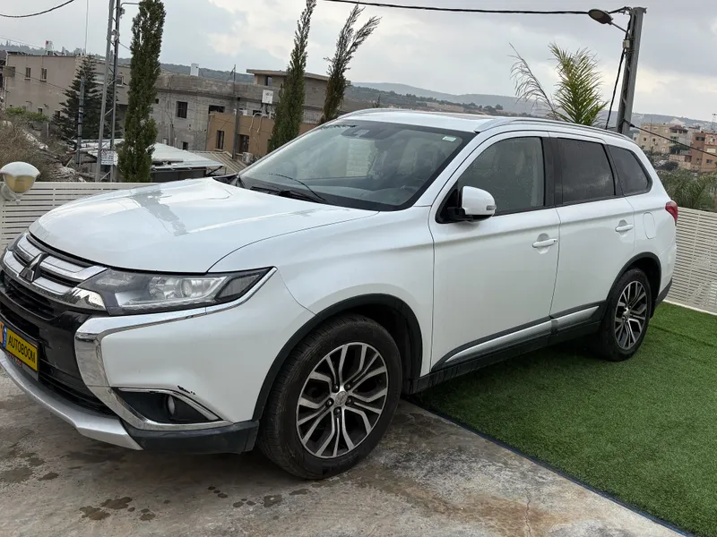 Mitsubishi Outlander 2nd hand, 2018, private