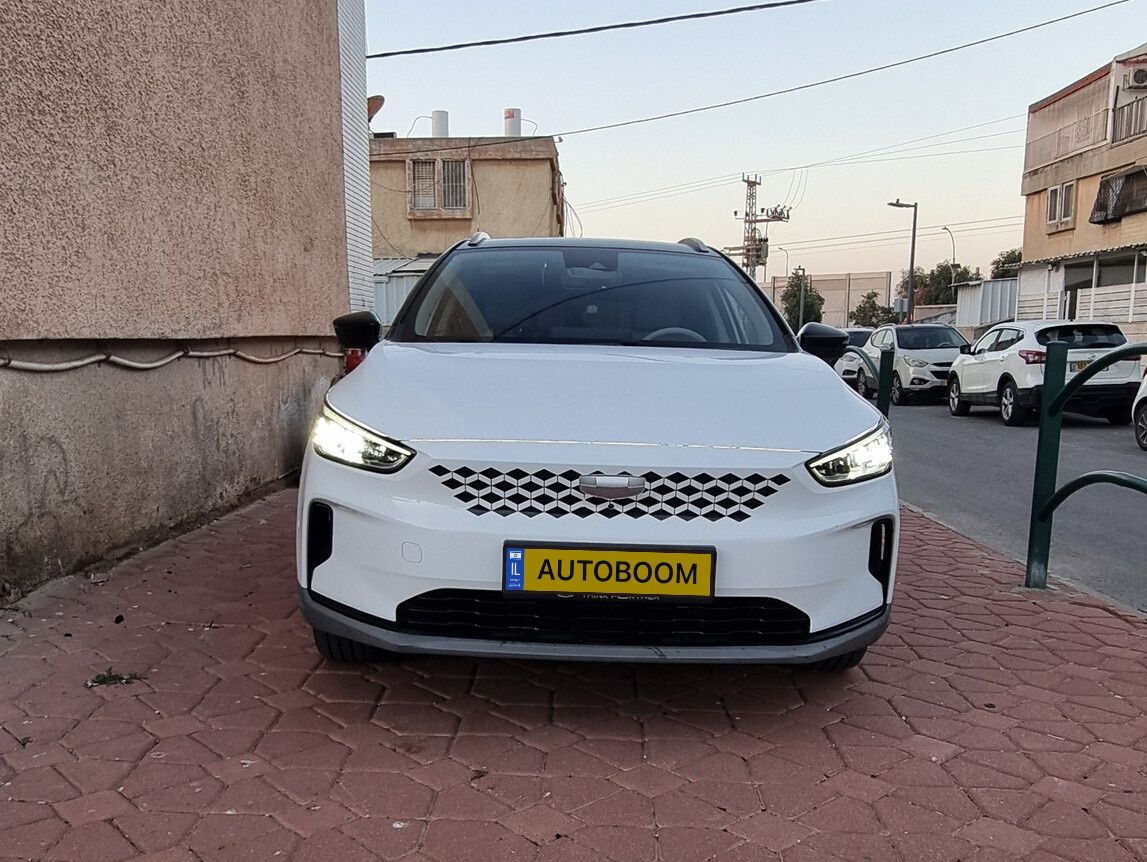 Geely Geometry C 2nd hand, 2022, private