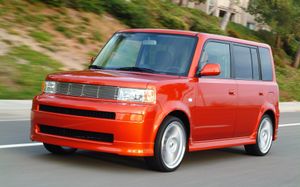 סאיון xB 2003. מרכב, צורה. קומפקט וואן, 1 דור