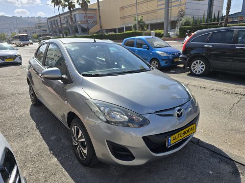 Mazda 2, 2012, фото