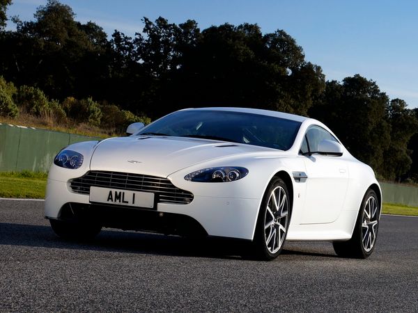 Aston Martin Vantage 2012. Carrosserie, extérieur. Coupé, 3 génération, restyling 2