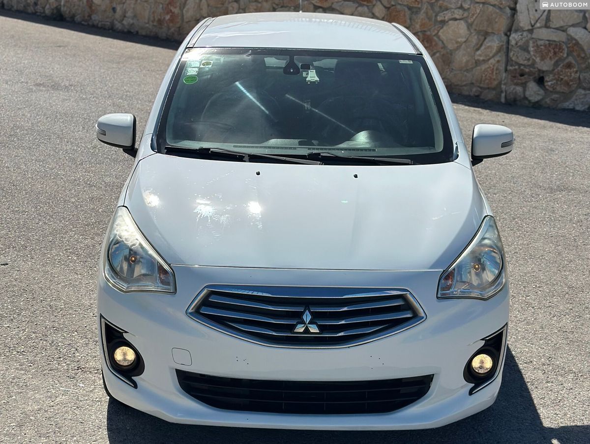 Mitsubishi Attrage 2ème main, 2015