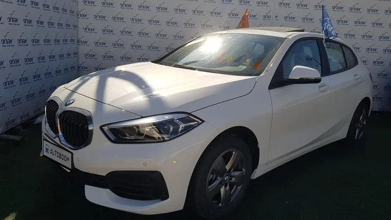 BMW 1 series nouvelle voiture, 2021