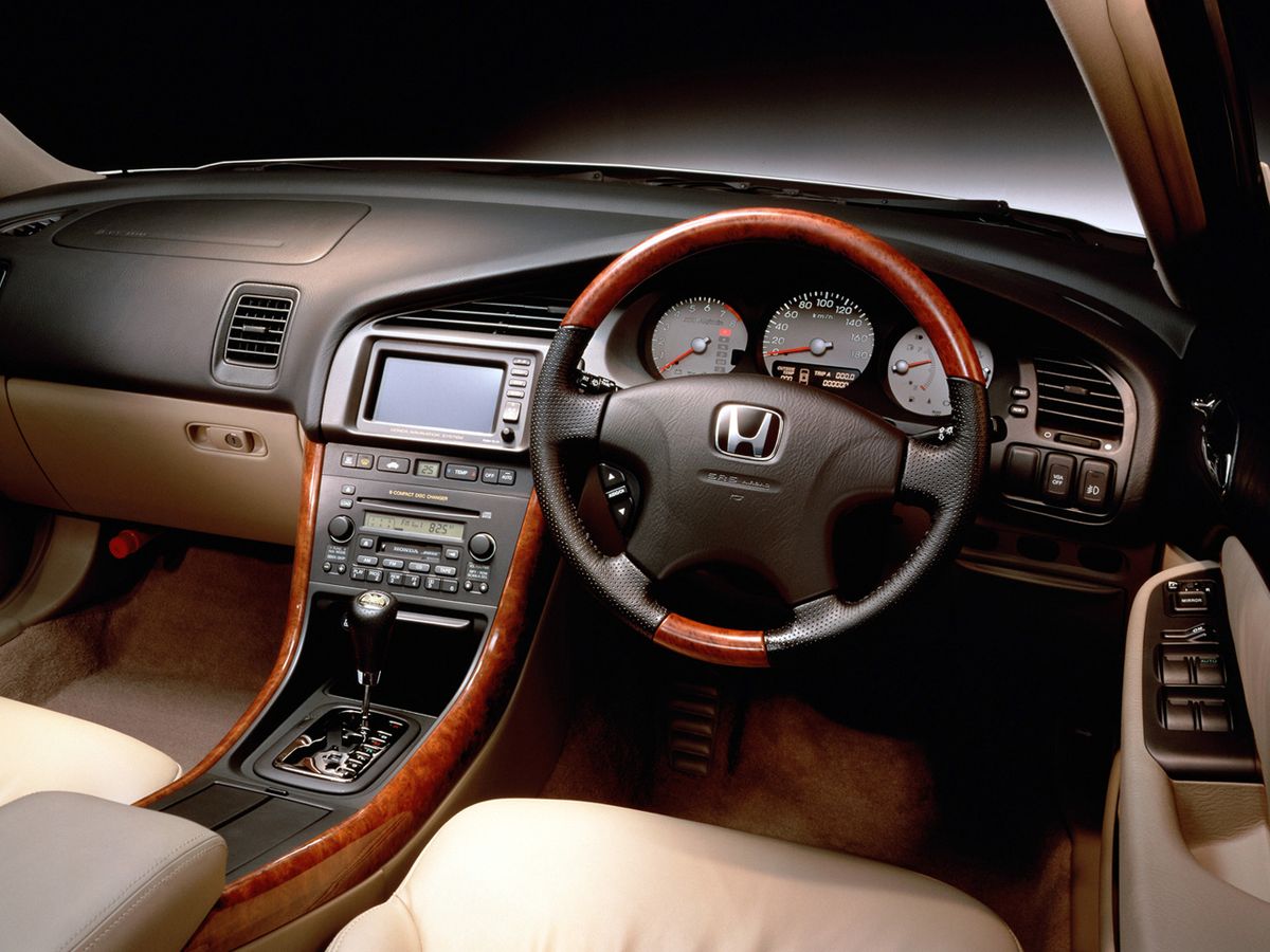 Honda Inspire 2001. Dashboard. Sedan, 3 generation, restyling