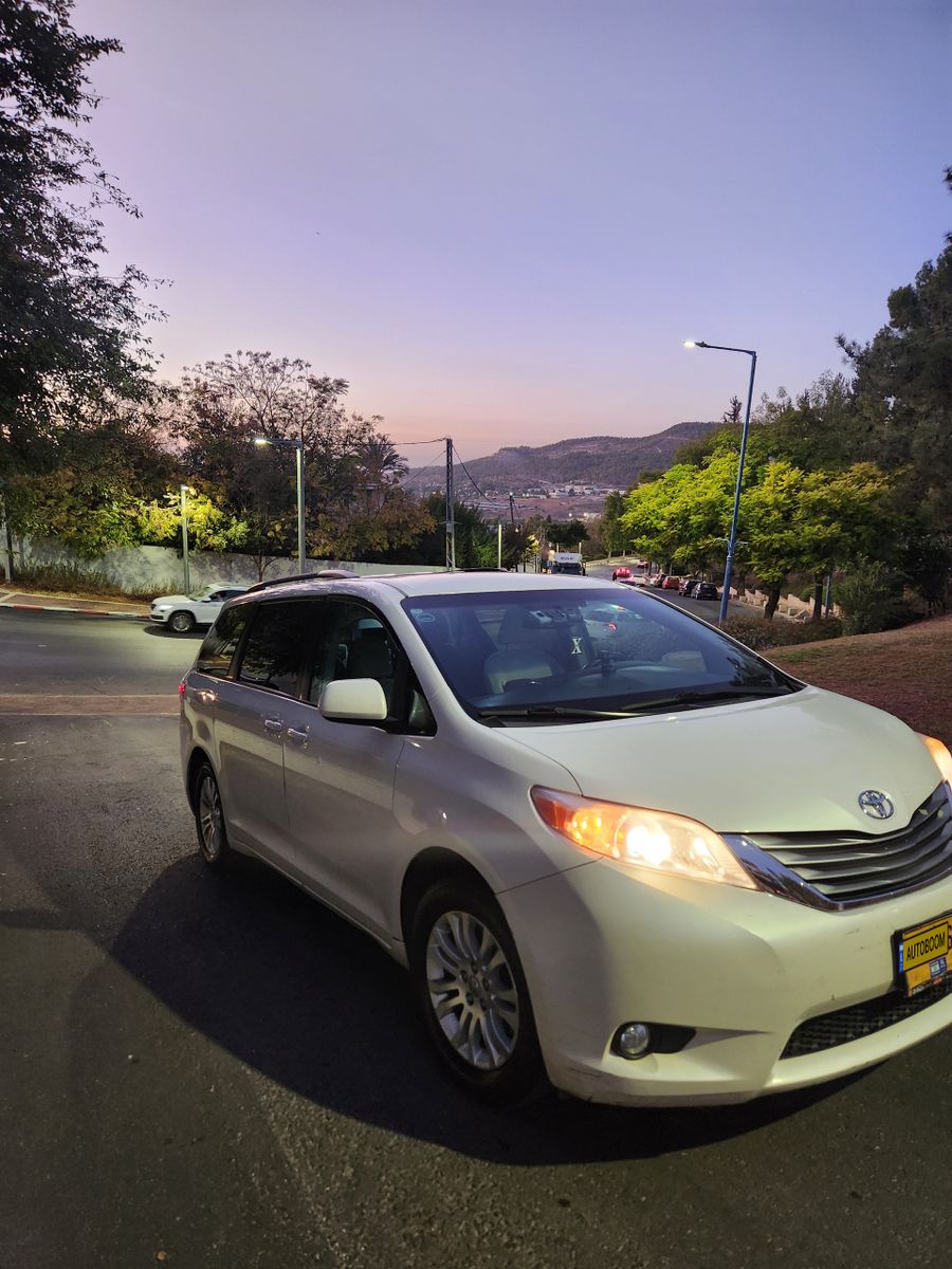 Toyota Sienna 2nd hand, 2018, private hand