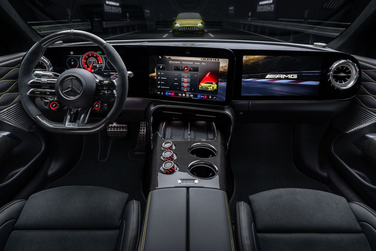 Mercedes AMG GT. Передние сидения.
