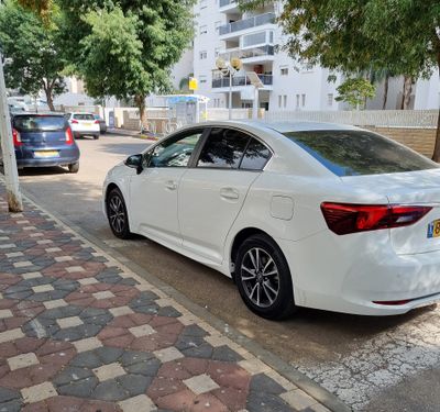 Toyota Avensis 2nd hand, 2017