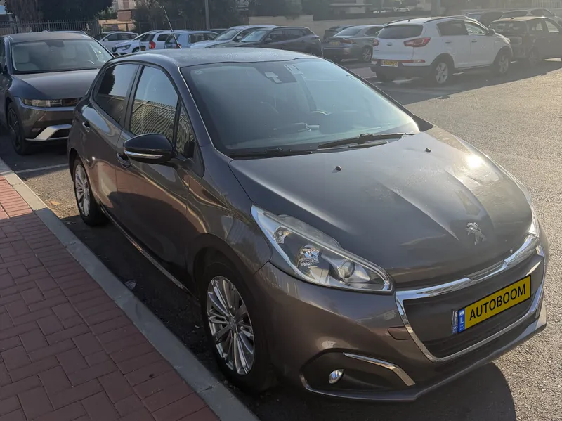 Peugeot 208 2nd hand, 2019, private