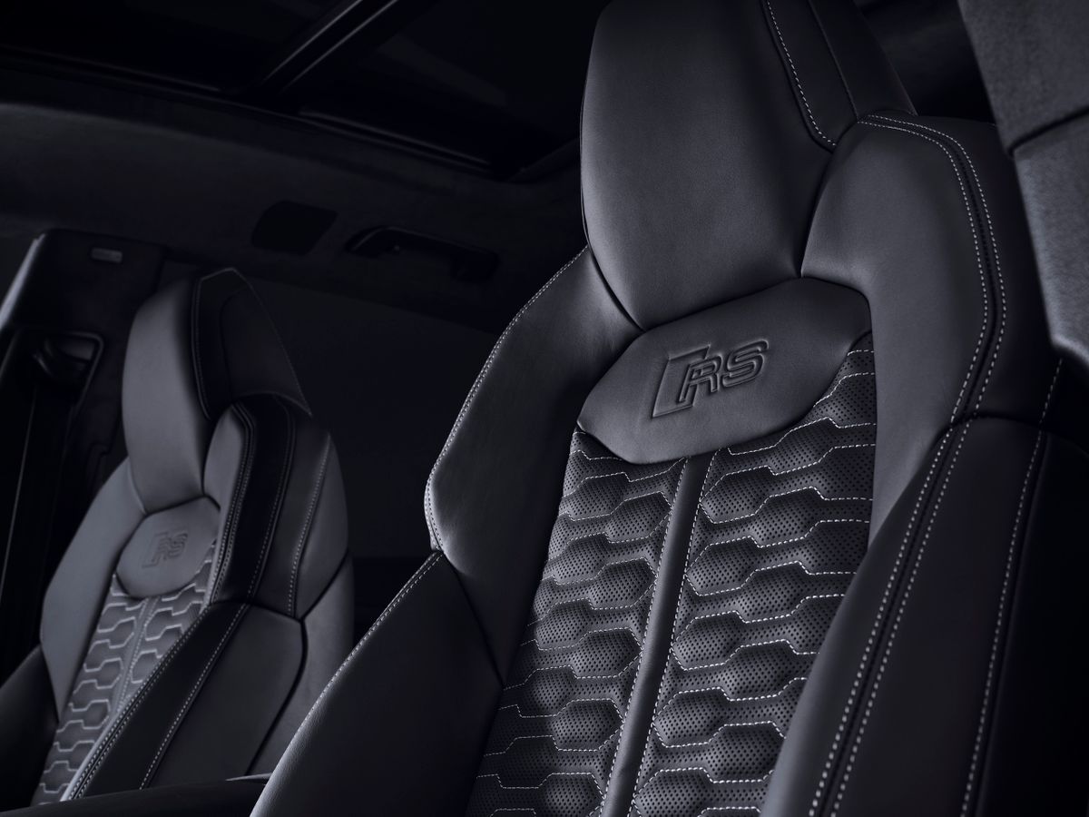 Audi RS Q8 2024. Передние сидения. Внедорожник 5 дв., 1 поколение, рестайлинг