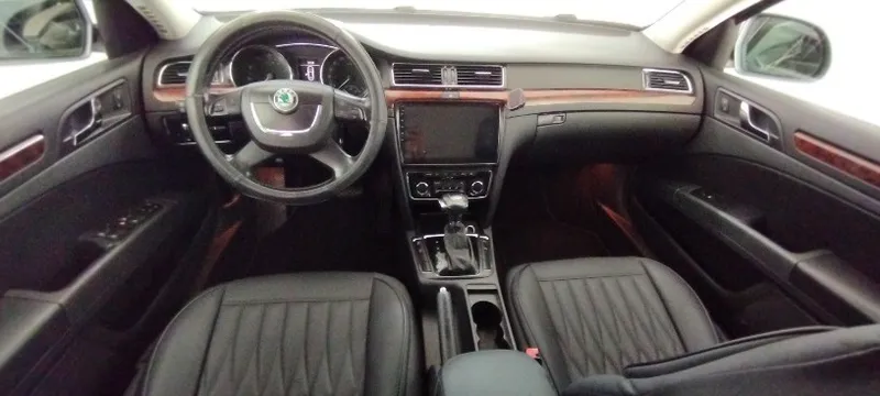 Škoda Superb 2ème main, 2011