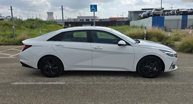 Hyundai Elantra с пробегом, 2023, частная