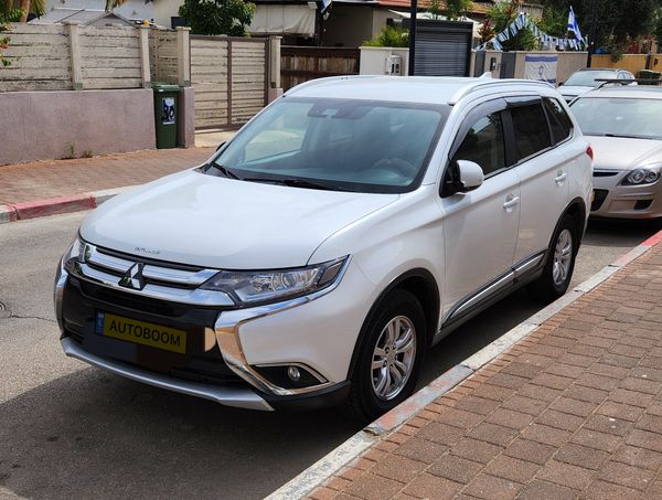 Mitsubishi Outlander 2nd hand, 2018, private hand
