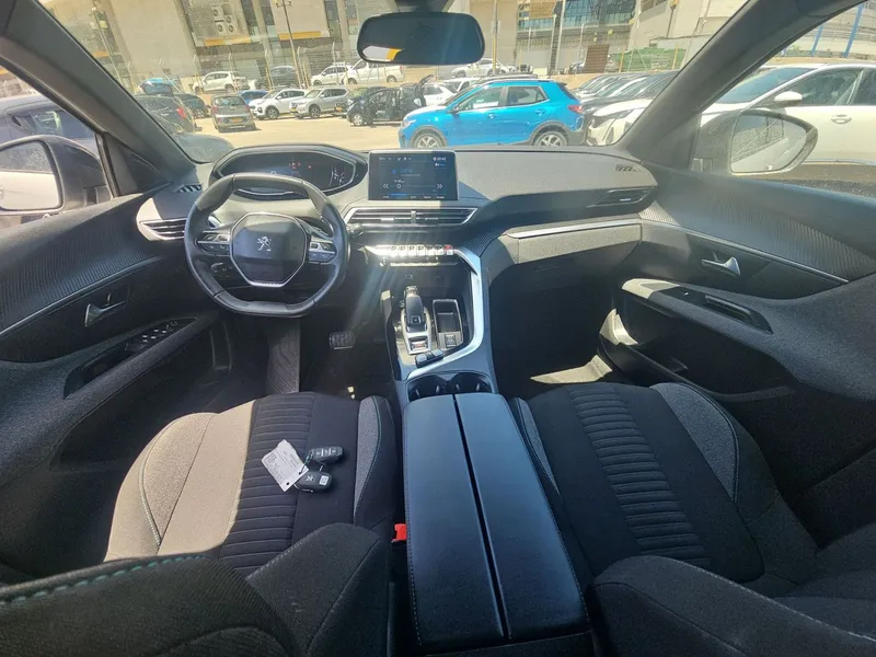 Peugeot 5008 2nd hand, 2023