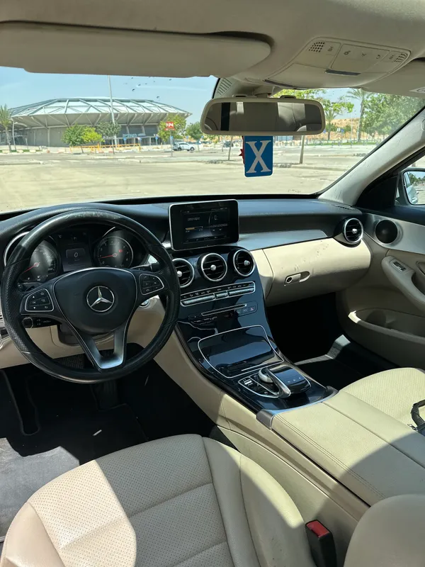 Mercedes C-Class 2ème main, 2016, main privée