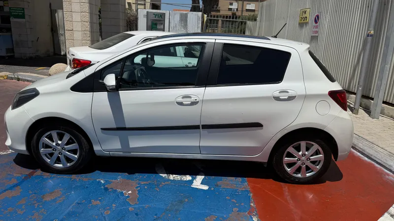Toyota Yaris с пробегом, 2017, частная рука