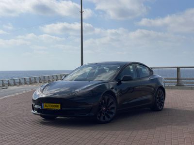 Tesla Model 3 2nd hand, 2021, private hand