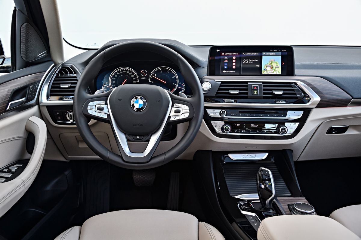 BMW X3 2017. Tableau de bord. VUS 5-portes, 3 génération
