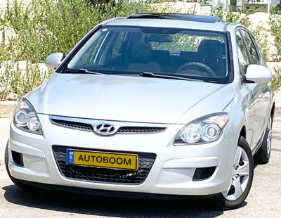 Hyundai i30, 2011, фото