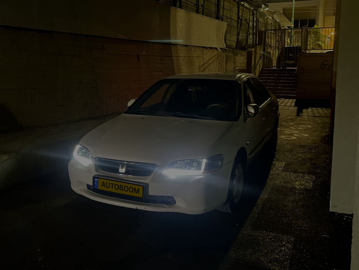 הונדה אקורד יד 2 רכב, 2000, פרטי