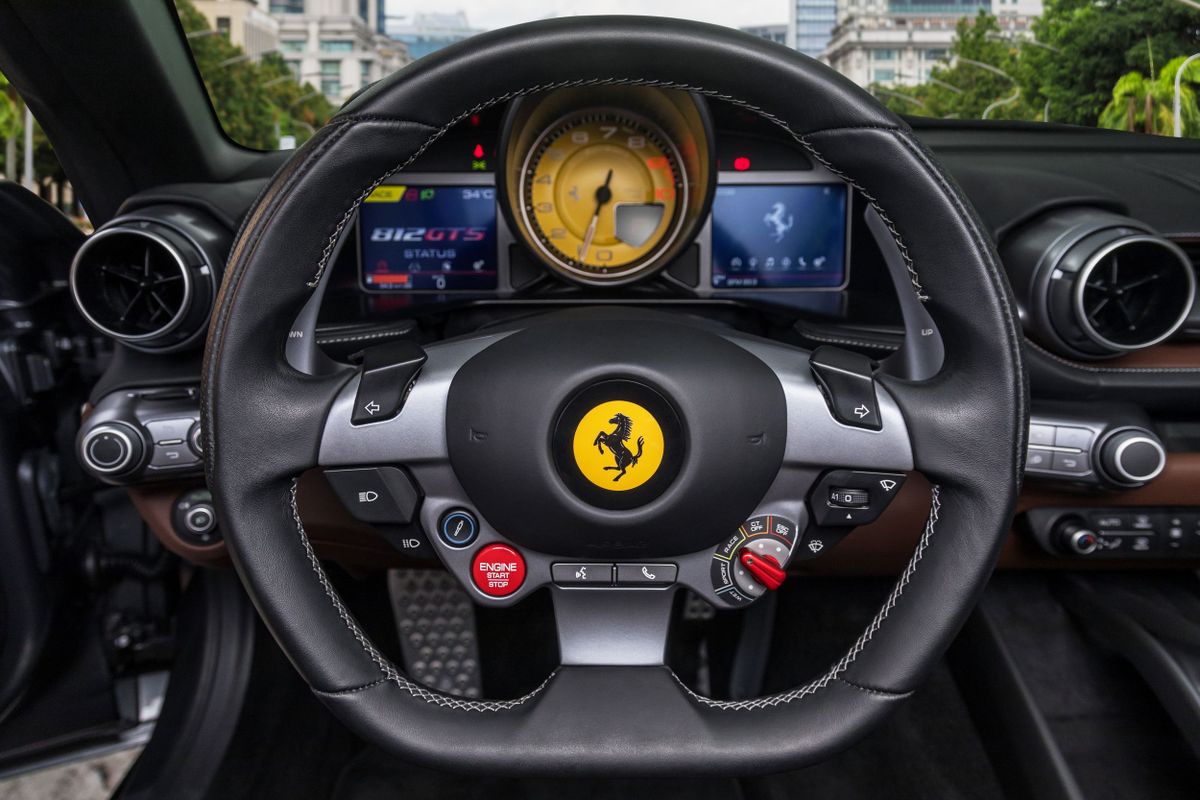 Ferrari 812 2019. Tableau de bord. Roadster, 1 génération