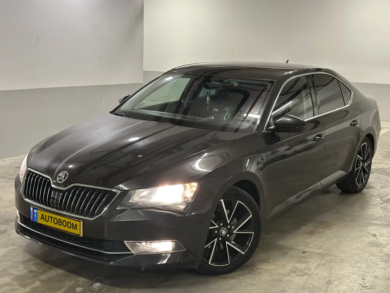 Škoda Superb 2ème main, 2016, main privée