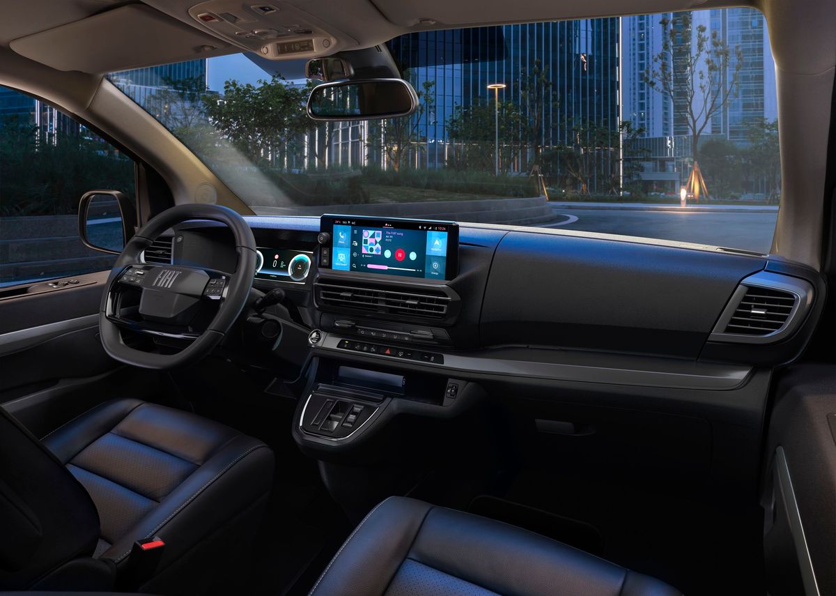 Fiat Ulysse 2024. Передние сидения. Минивэн Лонг, 3 поколение, рестайлинг