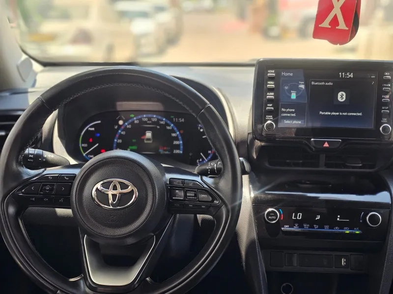 Toyota Yaris Cross с пробегом, 2024, частная рука