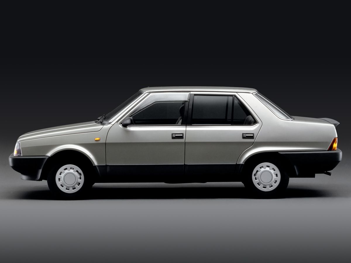 Fiat Regata 1983. Carrosserie, extérieur. Berline, 1 génération