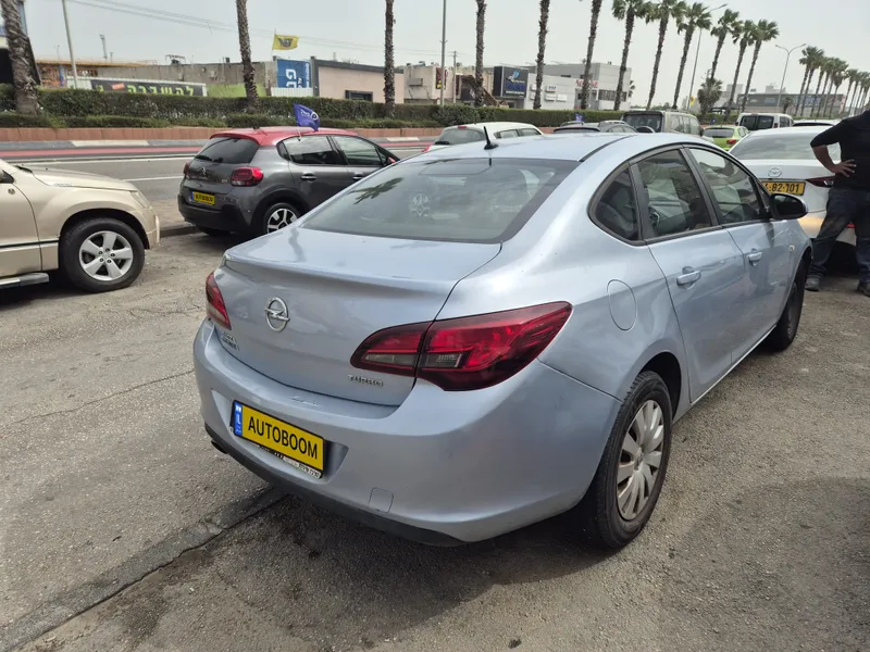 אופל אסטרה יד 2 רכב, 2016