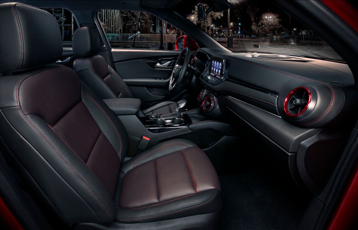 Chevrolet Blazer 2018. Front seats. SUV 5-doors, 3 generation