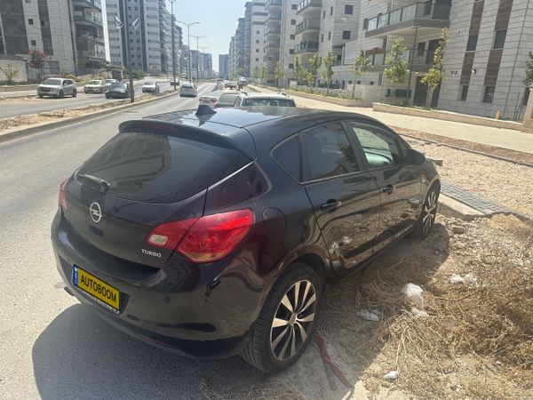 Opel Astra 2ème main, 2012, main privée