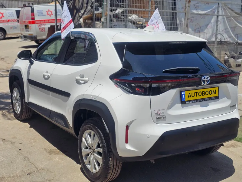 Toyota Yaris Cross с пробегом, 2024, частная рука