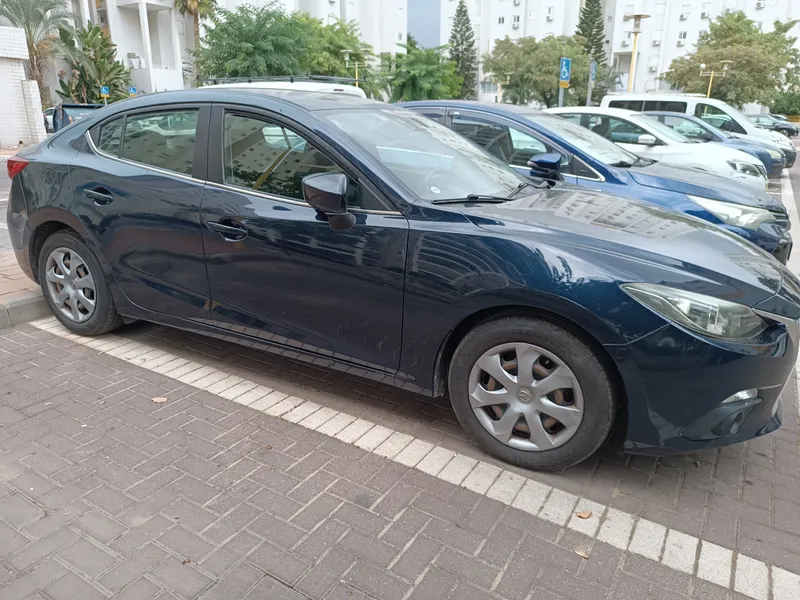 Mazda 3 2nd hand, 2015