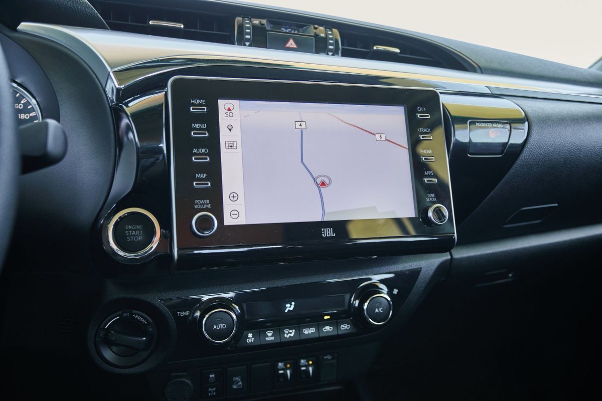 Toyota Hilux 2020. Système de navigation. 2 pick-up, 8 génération, restyling 2