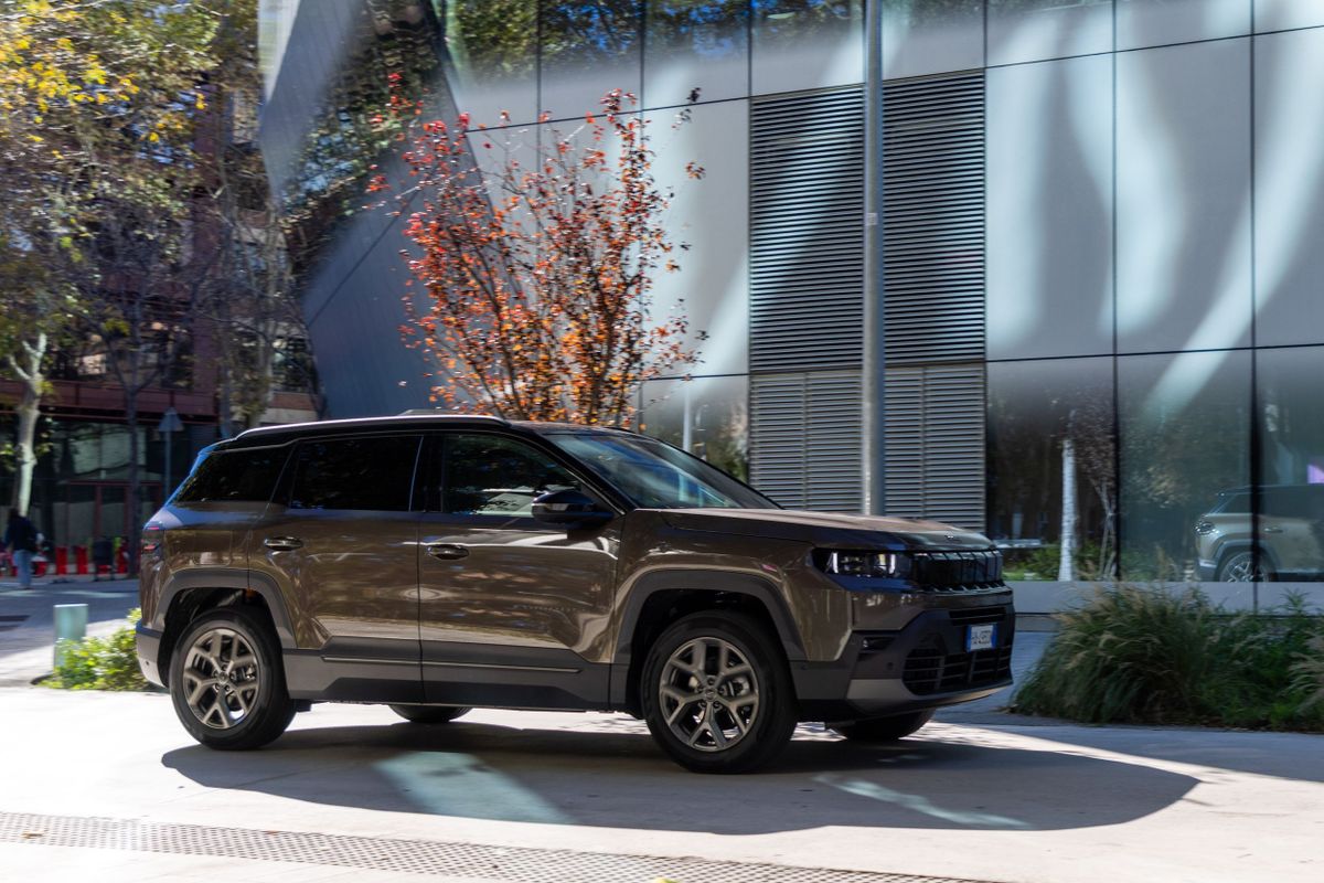Jeep Compass 2025. Кузов. SUV 5 дв., 3 поколение