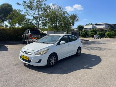 Hyundai i25 2nd hand, 2011