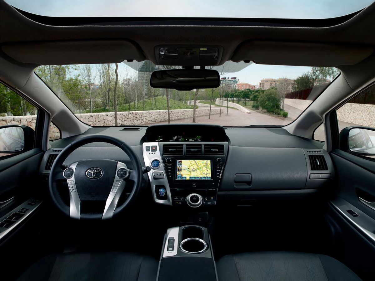 Toyota Prius Plus 2011. Front seats. Estate 5-door, 1 generation