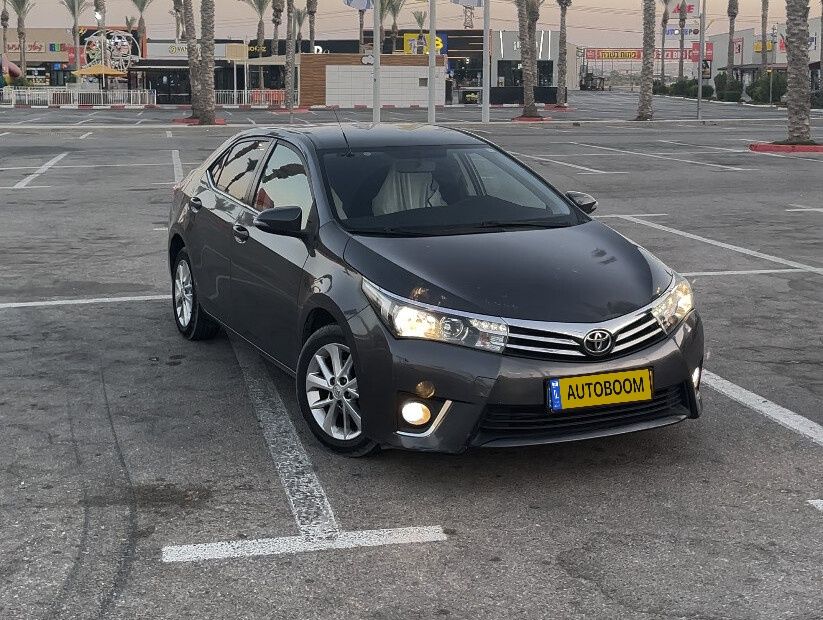 Toyota Corolla 2nd hand, 2013, private hand