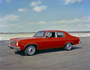 אולדסמוביל אומגה 1980. מרכב, צורה. סדאן, 1 דור