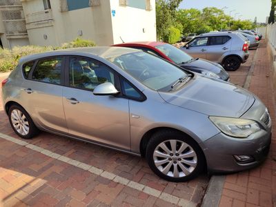 Opel Astra 2ème main, 2011, main privée