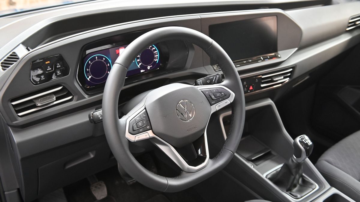 Volkswagen Caddy 2020. Dashboard. Compact Van, 5 generation