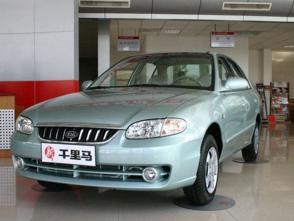 קיה קואנלימה 2002. מרכב, צורה. סדאן, 1 דור