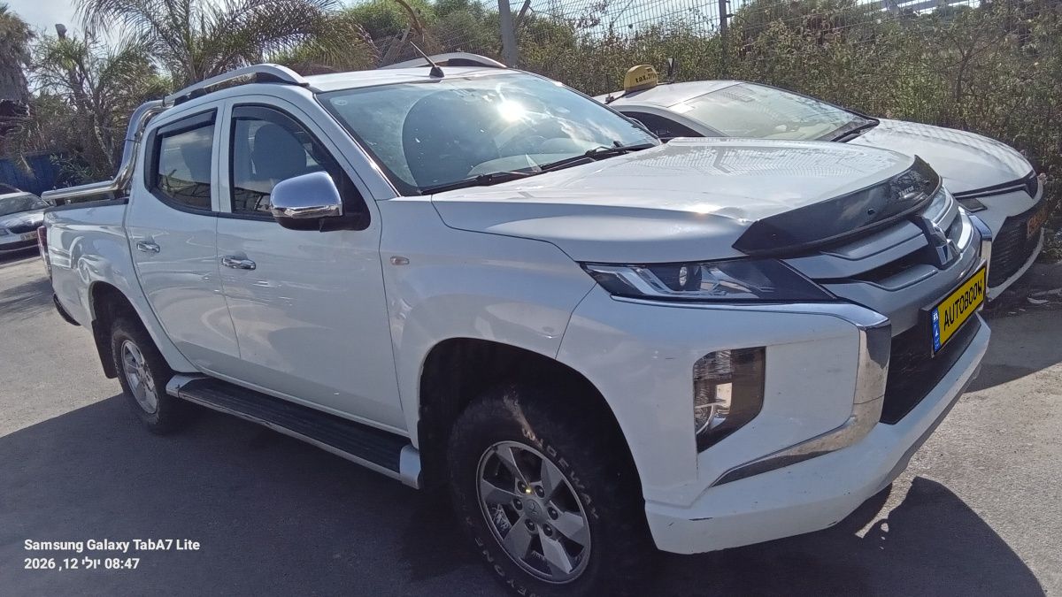 Mitsubishi L200 2nd hand, 2022, private