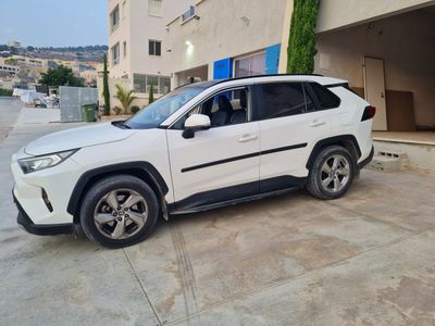 Toyota RAV4 2nd hand, 2021, private hand