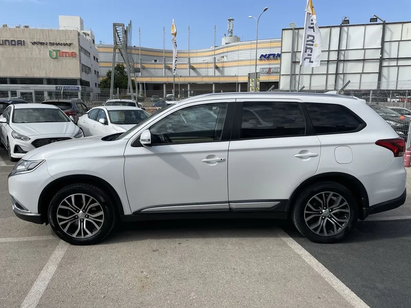 Mitsubishi Outlander 2nd hand, 2018, private hand