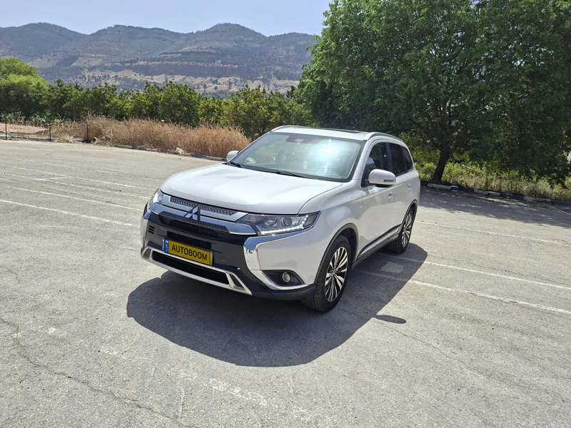 Mitsubishi Outlander 2nd hand, 2021, private hand