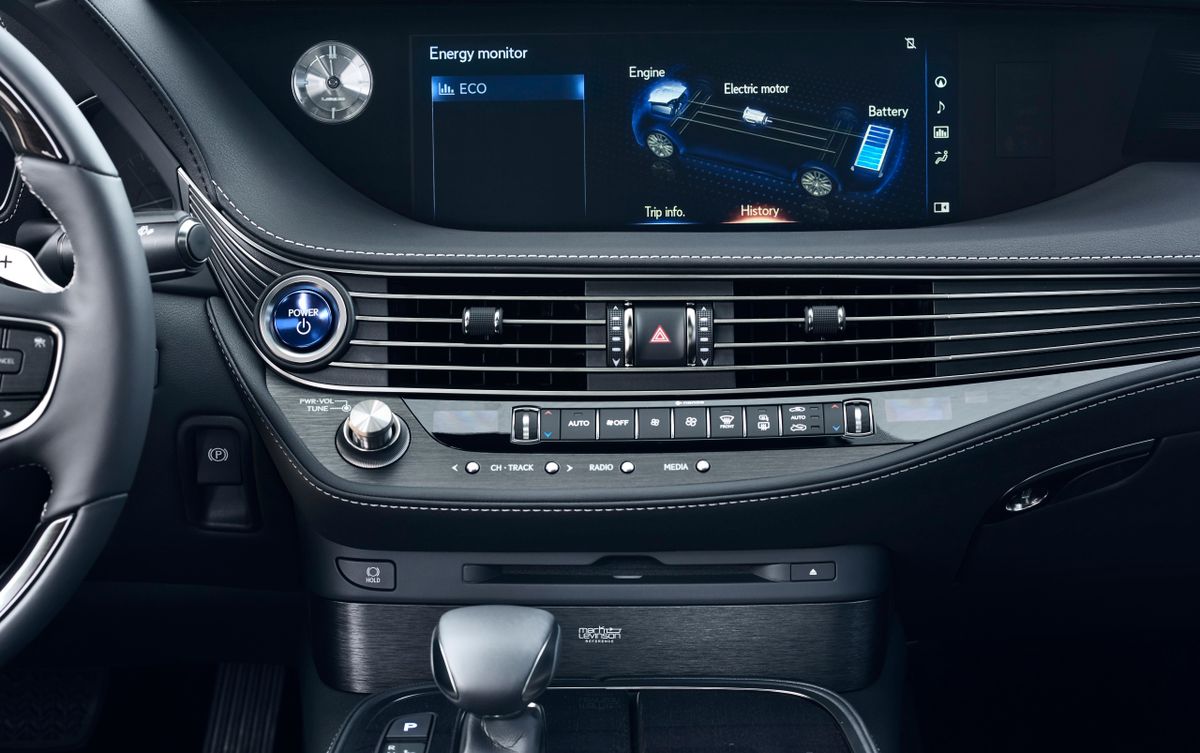 Lexus LS 2017. Center console. Sedan, 5 generation